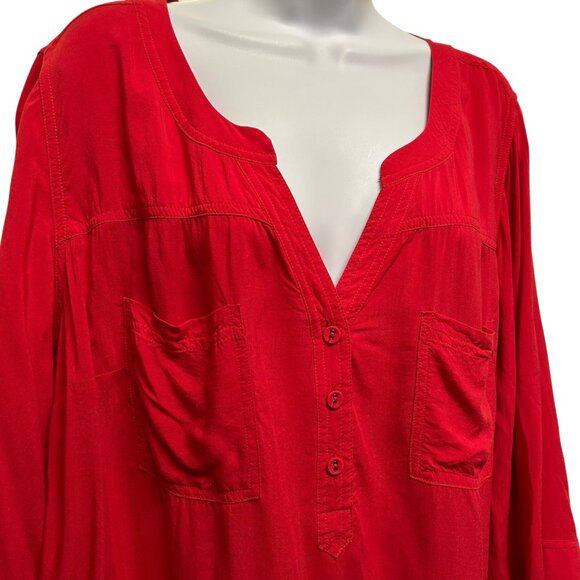 Torrid Harper Red Tabbed Long Sleeve Blouse Size 2 - Picture 2 of 6